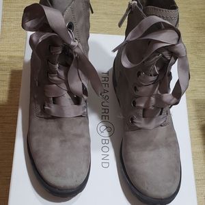Treasure & Bond Boots Size 4 For Big Girls